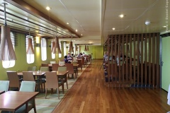 O restaurante informal do navio é o Ocean View Buffet