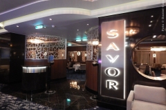 Dois dos restaurantes principais do navio, o Savor e o Taste estão localizados na mesma área