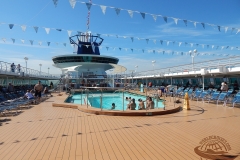Área de piscina do navio