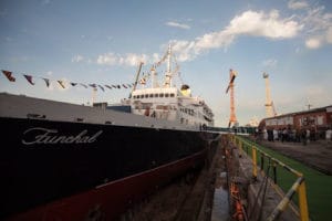 Com reforma inacabada, Funchal é inaugurado por primeiro ministro português em Lisboa