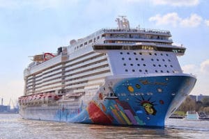 Norwegian Breakaway realiza primeira escala em Port Canaveral, EUA