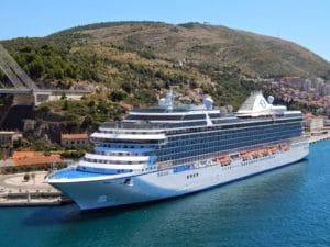 Quatro navios em Dubrovnik, Croácia