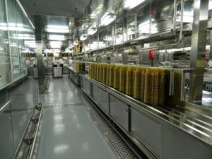 Costa apoia a 8ª Feira Tecnológica e incentiva a formação de jovens para trabalho em cruzeiros