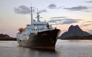 Hurtigruten lança conceito novo para seu navio mais antigo