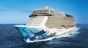Pitbull batiza Norwegian Escape em Miami