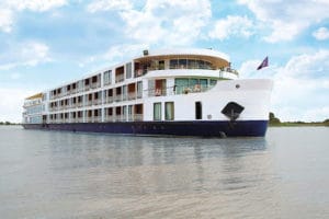 AmaWaterways patrocina escola no Camboja