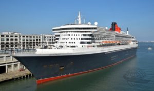 Hóspedes do Queen Mary 2 conhecem o hotel QE2 em Dubai
