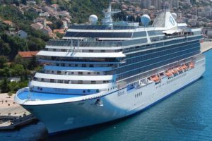 Oceania Cruises lança jantar especial em parceria com Dom Perignon