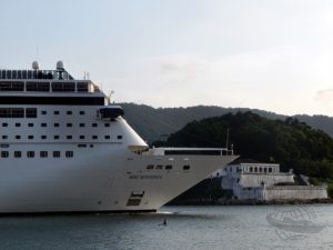 MSC cancela embarques do MSC Sinfonia em Santos em 20/21