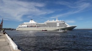 Após cumprir 14 dias de isolamento, Silver Shadow deixa Porto do Recife