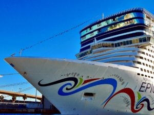 Black Friday da Norwegian Cruise Line tem descontos de 30% e open bar gratuito