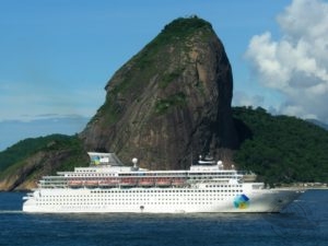 Em 2005, Island Star era batizado no Porto de Santos